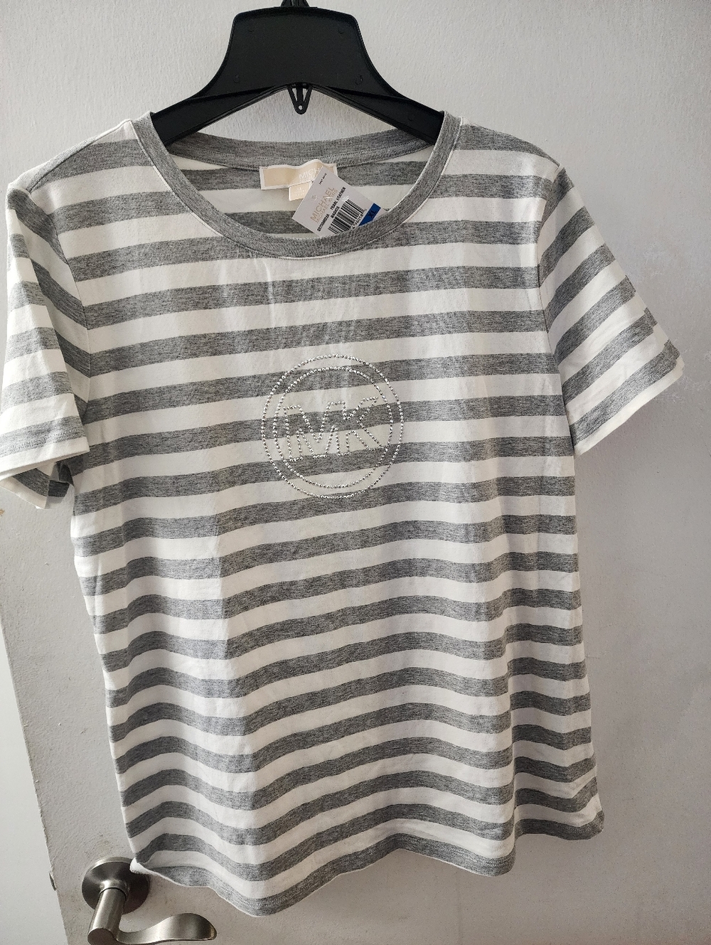 NWT MICHAEL KORS TOP SIZE LARGE MK STUDDED EMBLEM IN FRONT